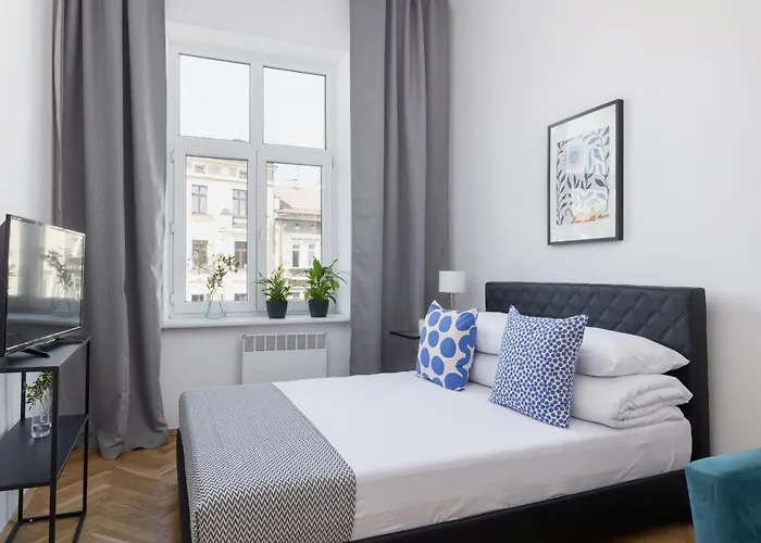 1-Bedroom Apartment - 65 Dluga Street