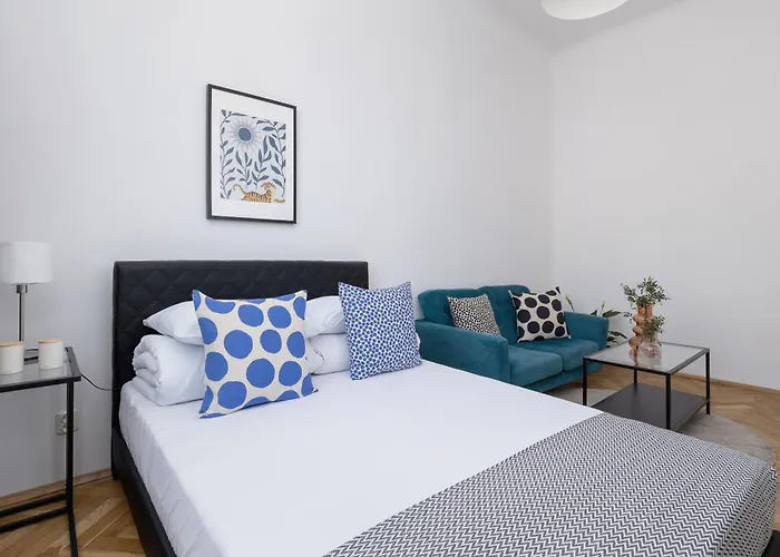 1-Bedroom Apartment - 65 Dluga Street